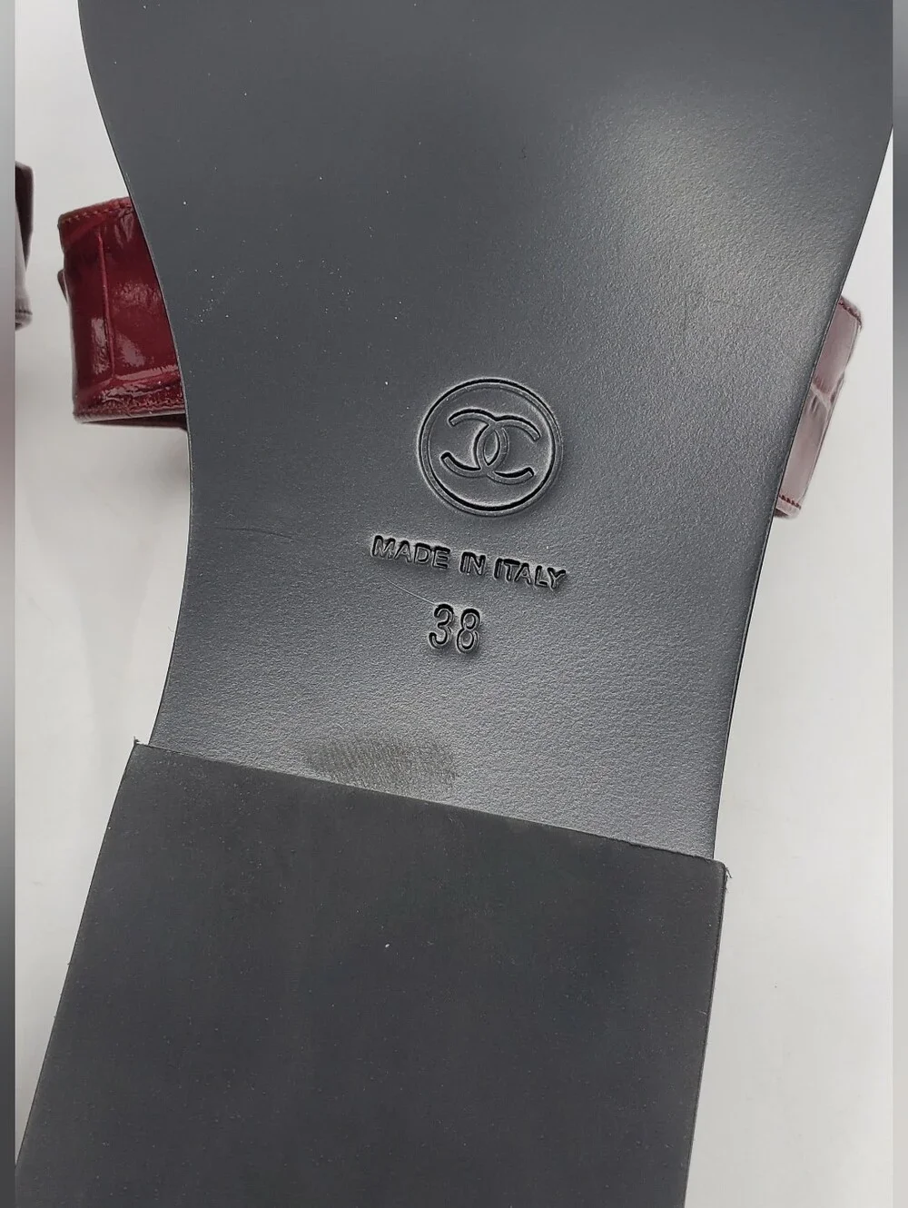 Chanel Crocodille-embossed Mules/sandals Burgundy